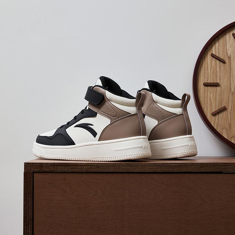 Anta Kids Synthetic Leather Simple Versatile Non-Slip Wear-Resistant Lightweight Shock-Absorbing High-Top Kids Skate Shoes Men Sneakers A12438004-1