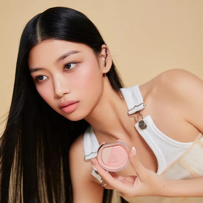 Blush Lighter (free Clear Handle Brush)