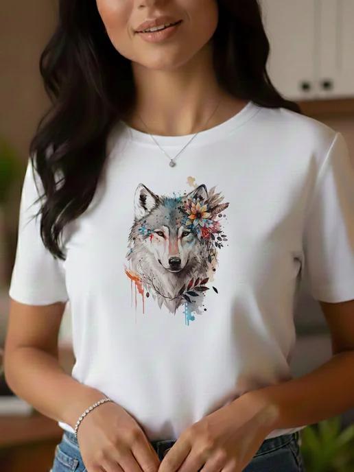 Summer T-shirt with a watercolor-style wolf print M