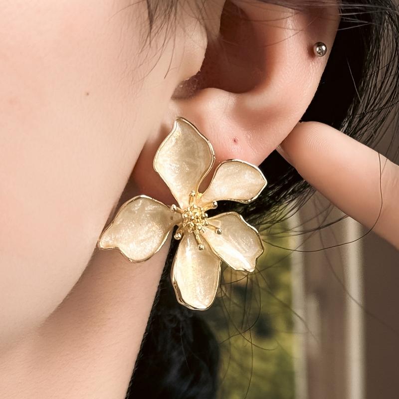 Beige Green Enamel Flower Women's Earrings Irregular Petals Plant Element Drop Earrings for Female Korean Fashion Ear Decor