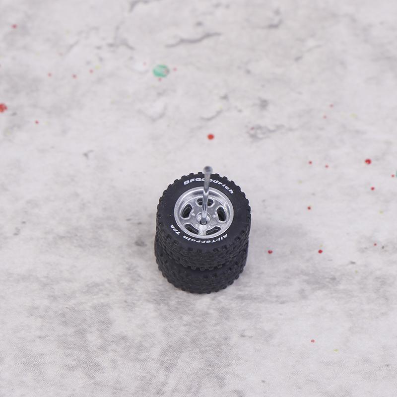 1 Pair Of 1/64 Off-Road Wheels 15Mm Dia Rubber Tires + Wheel 1:64 Model Car Suv Modified Parts For Remote Control Car