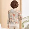 Herbststrickware für Frauen mittleren Alters: Schicker Pullover im neuen Stil