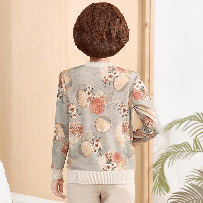 Herbststrickware für Frauen mittleren Alters: Schicker Pullover im neuen Stil