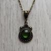 Collana con Ciondolo in Bronzo e Pietra Verde Gotica