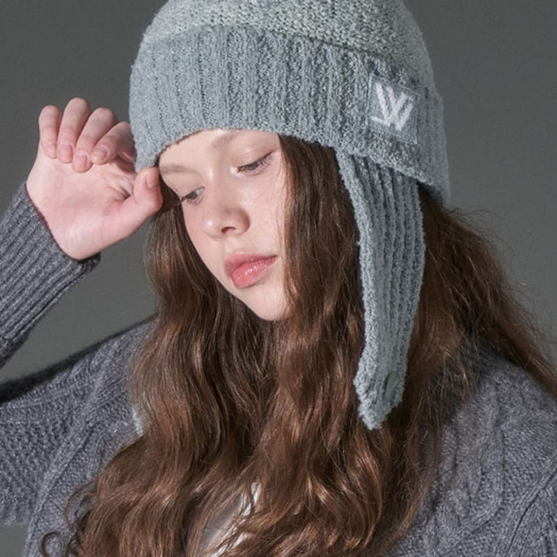 

WHITE SANDS Two-Tone Wool Boucle Earflap Beanie Alino (3 colors) BLACK_Free