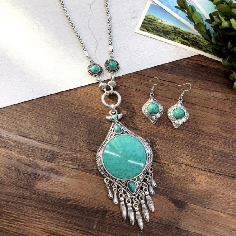 Vintage turquoise necklace Bohemian versatile temperament exaggerated fringed sweater chain earrings accessories