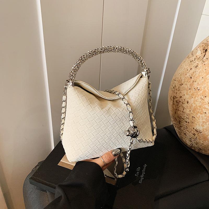 

Летняя популярная маленькая сумка женская 2025 новая универсальная сумка-мессенджер на цепочке портативная маленькая сумка белый