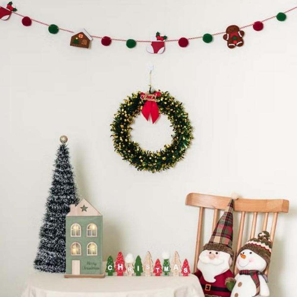 Christmas At Home Round Wreath Gold