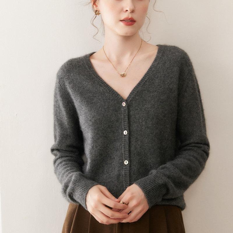 Herbst neuer Kragen gestrickte kleine Strickjacke Damenpullover High-End dicker Boden gestrickte Pulloverjacke