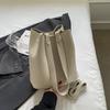Retro fashion underarm bucket bag women's new trend versatile shoulder bag niche simple casual mother and child bag