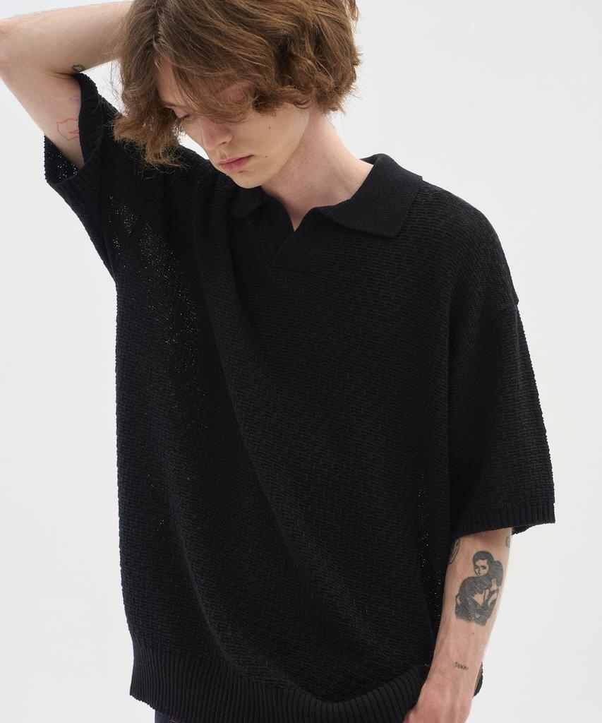 BLOND9 Soft Texture Open Collar Short Sleeve Knit_Black