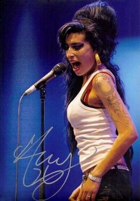 Amy Winehouse - Signed Photo Poster - High Gloss - Photo Quality Insert