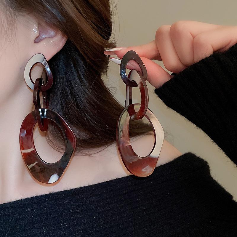 Kolczyki plisowane w kształcie litery U z efektem ombre Silver Needle: Retro Ekstrawagancki High-Endowy Styl Europejski i Amerykański dla Kobiet