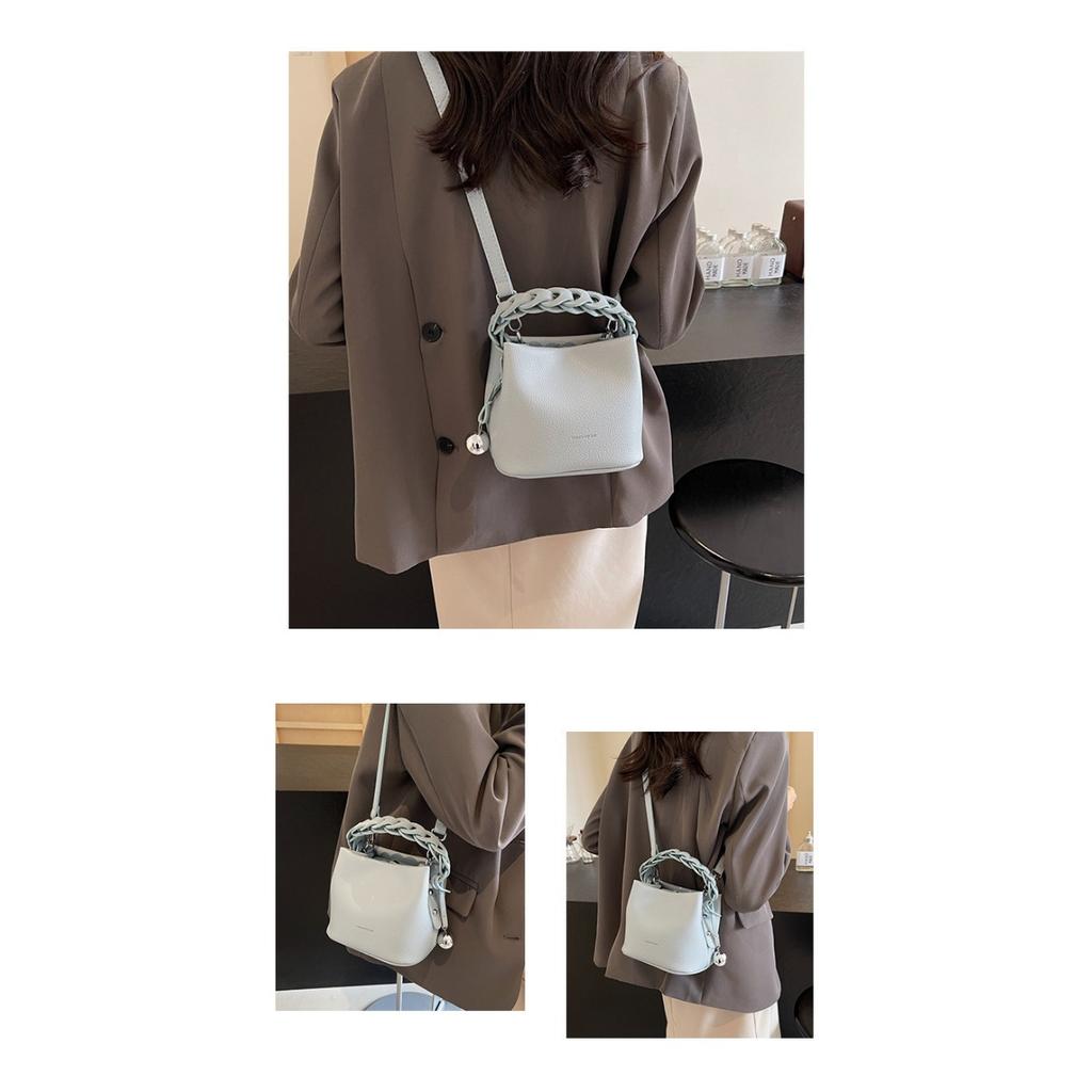 Ladies' Elegant Woven Bucket Bag Crossbody Bag - Detachable Shoulder Strap, Magnetic Buckle Design, Large Capacity Handbag