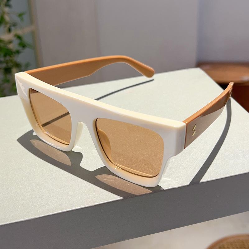 Big Frame Square Rivet Sunglasses Women For Men Fashion Vintage Trend Sun Glasses Luxury Brand Designer Punk Flat Top Shades