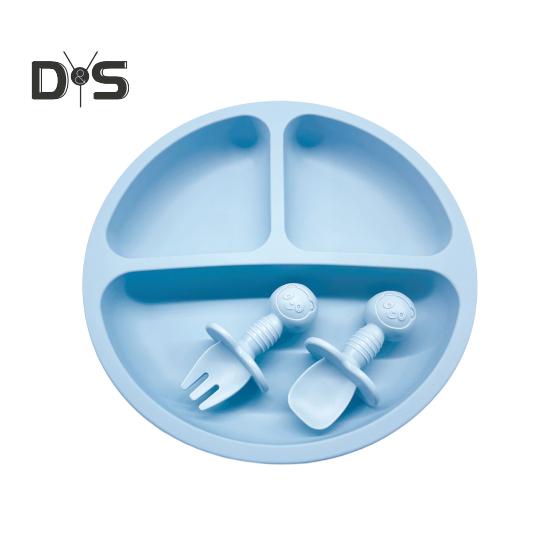 

Набор столовых приборов из силикона для малышей с присоской, вилками и ложками для самостоятельного кормления, не содержит бисфенол-А, светодиодные приборы для отлучения от груди, нескользящие, разделенные, для малышей светло-синий