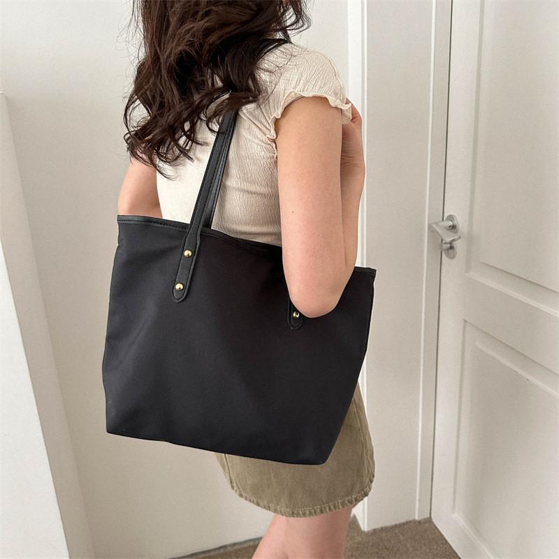 Spacious Tote Bag For Women Trendy Street Style 2023 Summer Fashion Simple Shoulder Bag