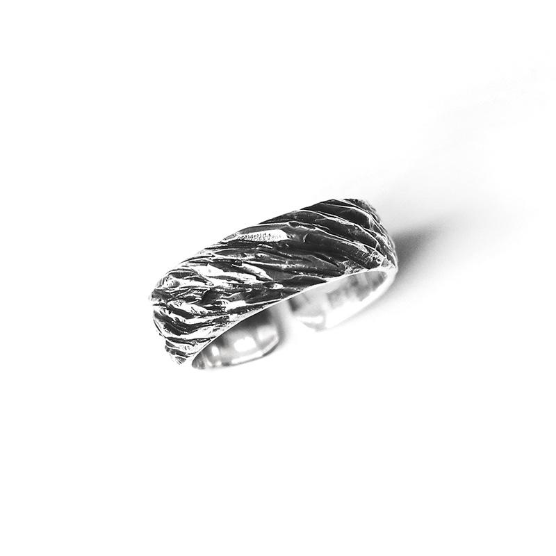 Yin Taifei Unisex Silver Stone Texture Open Ring - Versatile Retro Design for Couples