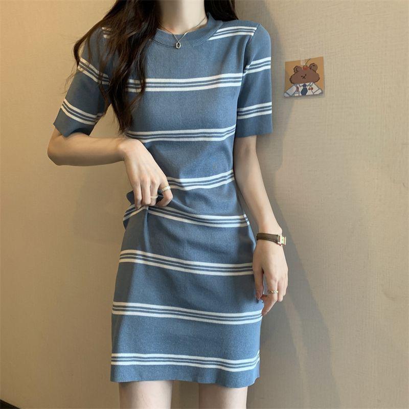Women's Striped Short-Sleeve Round Neck Knit Dress: Early Autumn Style, Slimming & Fresh Mid-Length Skirt.