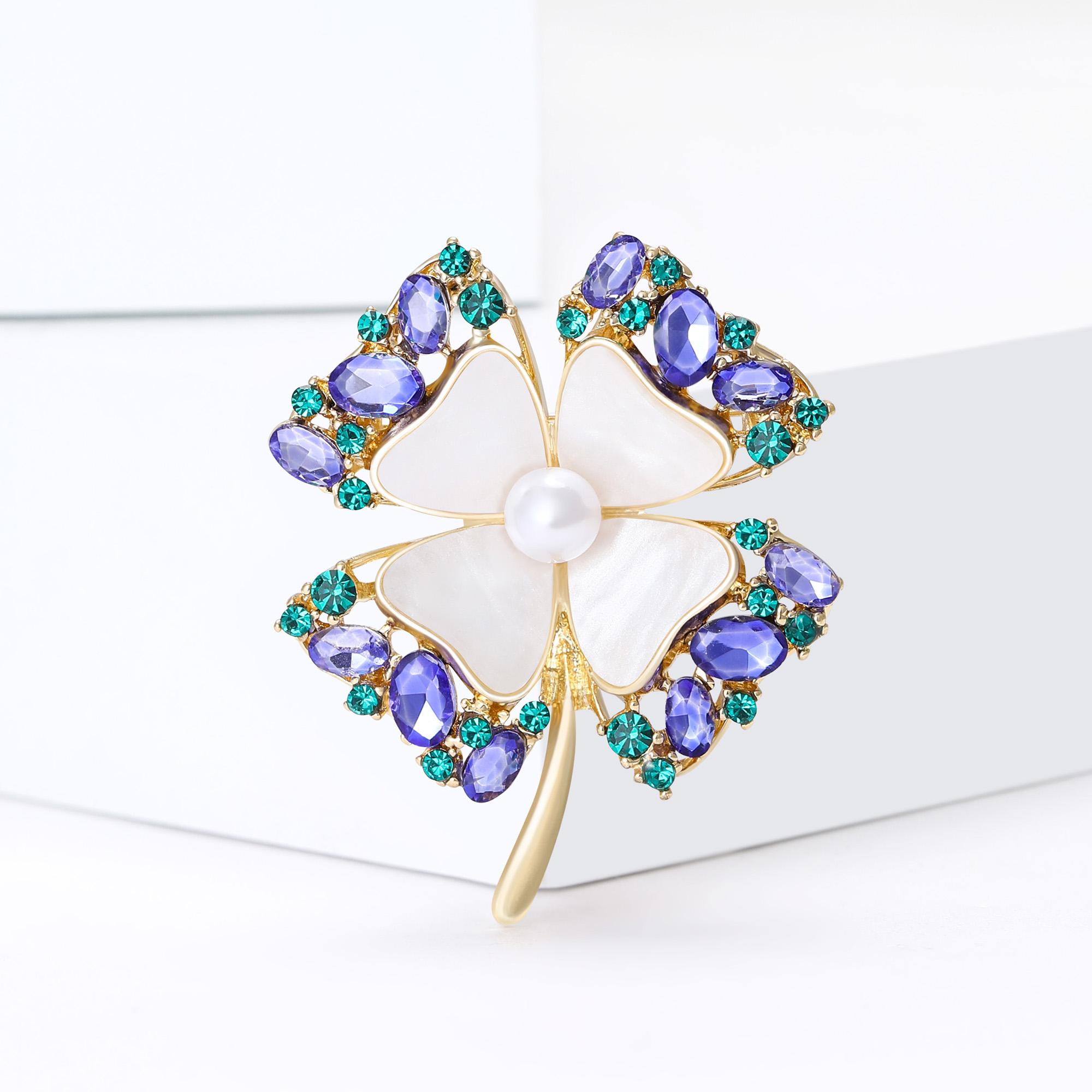 

Luxury Enamel Four Leaf Clover Brooches for Women Rhinestone Plant Pins Keychain Event Party New Year Gifts Jewelry Accessories