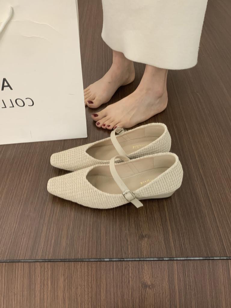 Korean version is versatile and not tired of foot slope heel commuting grandma shoes 2025 new one-word buckle weaving Mary Jane single shoes women