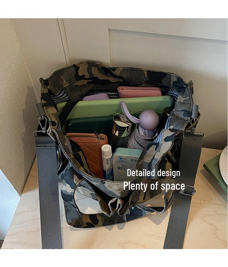 Women's Large Camouflage Canvas Tote - Versatile, Fashionable Handbag for Commuting