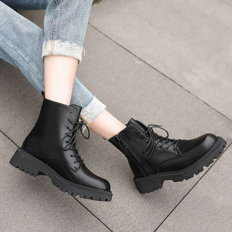 Neue Martin Stiefel Damen Britischer Stil Sommer dünn atmungsaktiv vielseitige Plateau Lokomotiv Kurzstiefel Frühling und Herbst Einzelstiefel