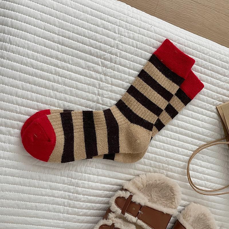 

Women s Autumn and Winter Retro Thickened Striped Contrasting Color Wool Mid Calf Pile Socks 1 pair хаки