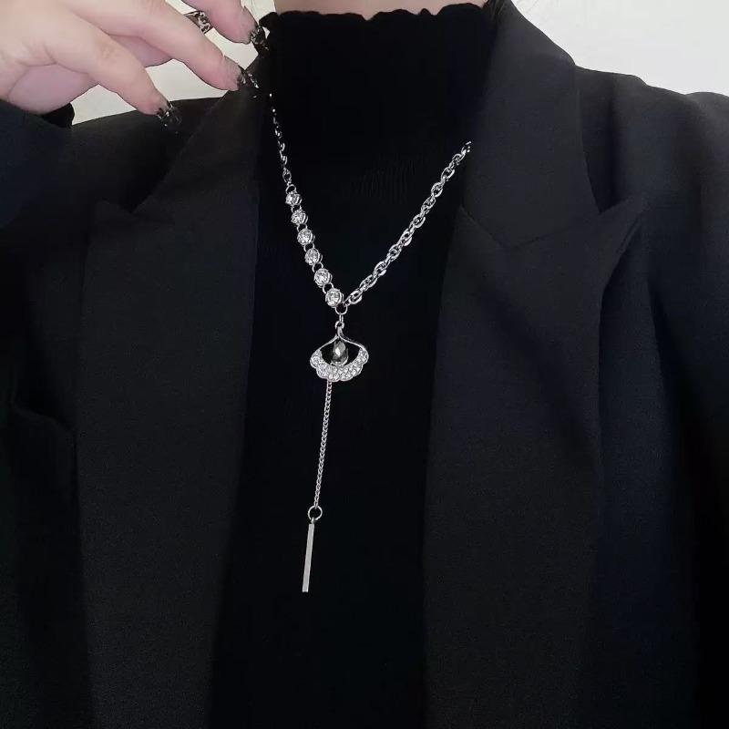 New autumn and winter niche necklace versatile simple sweater chain men and women trendy cool wind fringed accessories