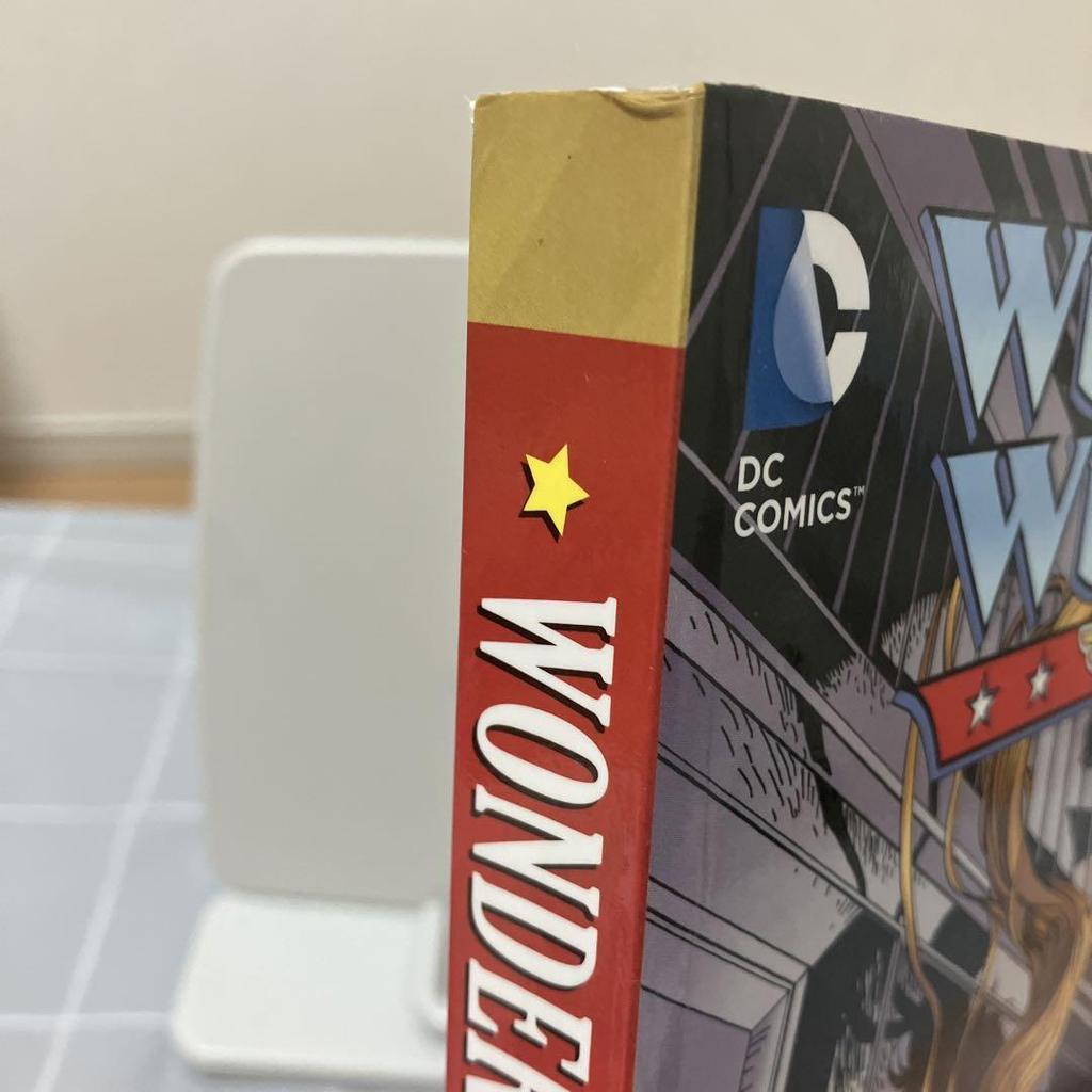 [USED] WONDER WOMAN BY MIKE DEODATO American comics