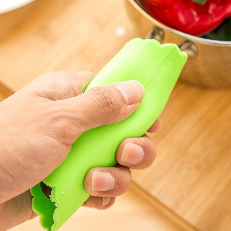 Kitchen Helper Garlic Peeler Garlic Canister Garlic Peeler Rub Garlic Peeler Garlic Peeler Peeler