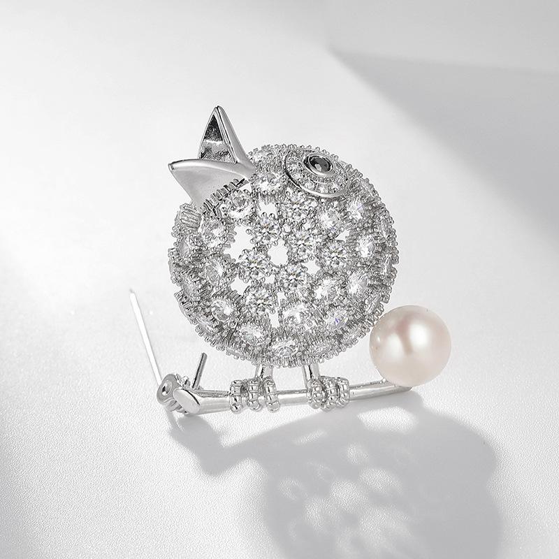 Bo Xin Yun Elegant Bird Brooch with Freshwater Pearl – High-end Animal Accessory Pin