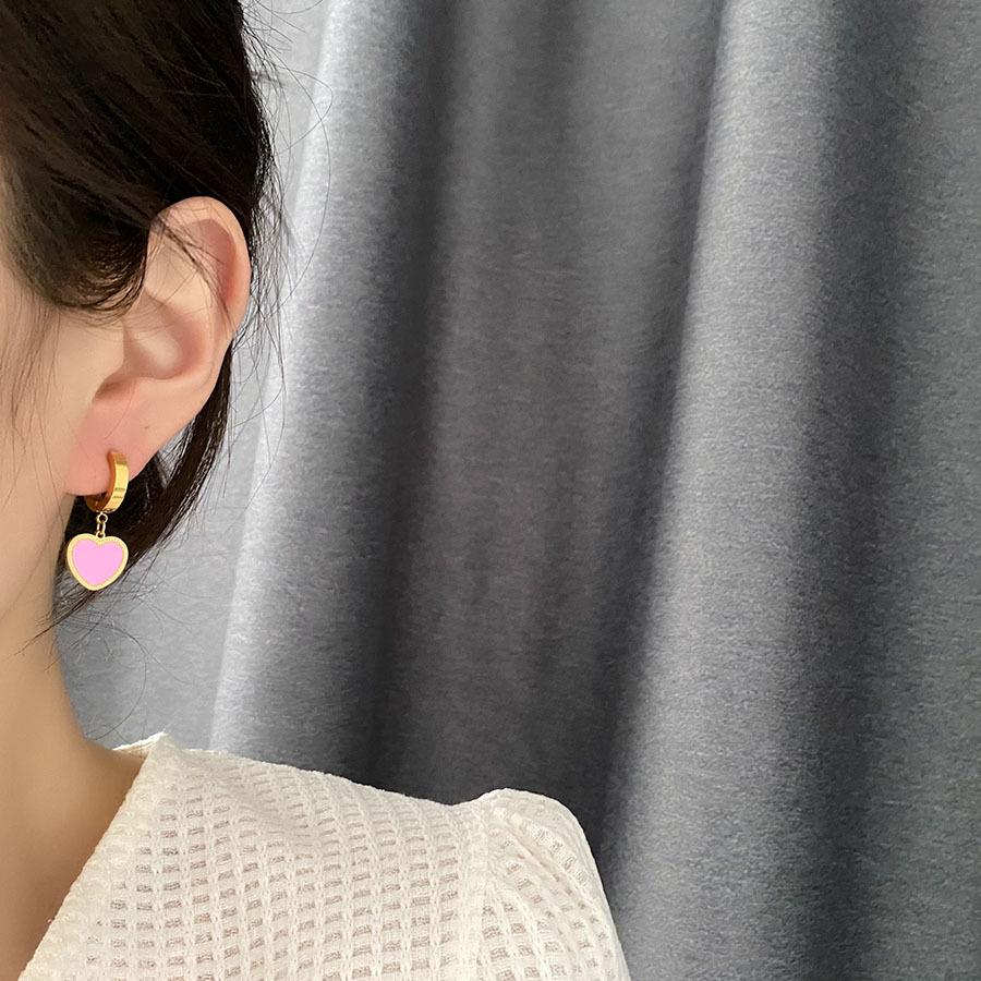 2023 Pink Titanium Steel Heart Earrings: Cute, Versatile, High-End.