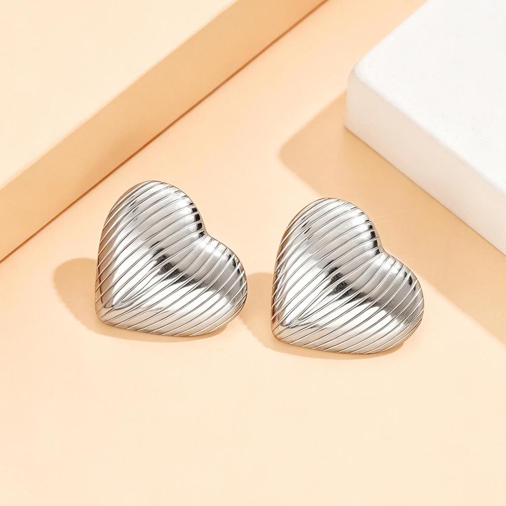 Elegant Heart-Shaped Stripe Texture Stainless Steel Earrings, 18K Gold Plated