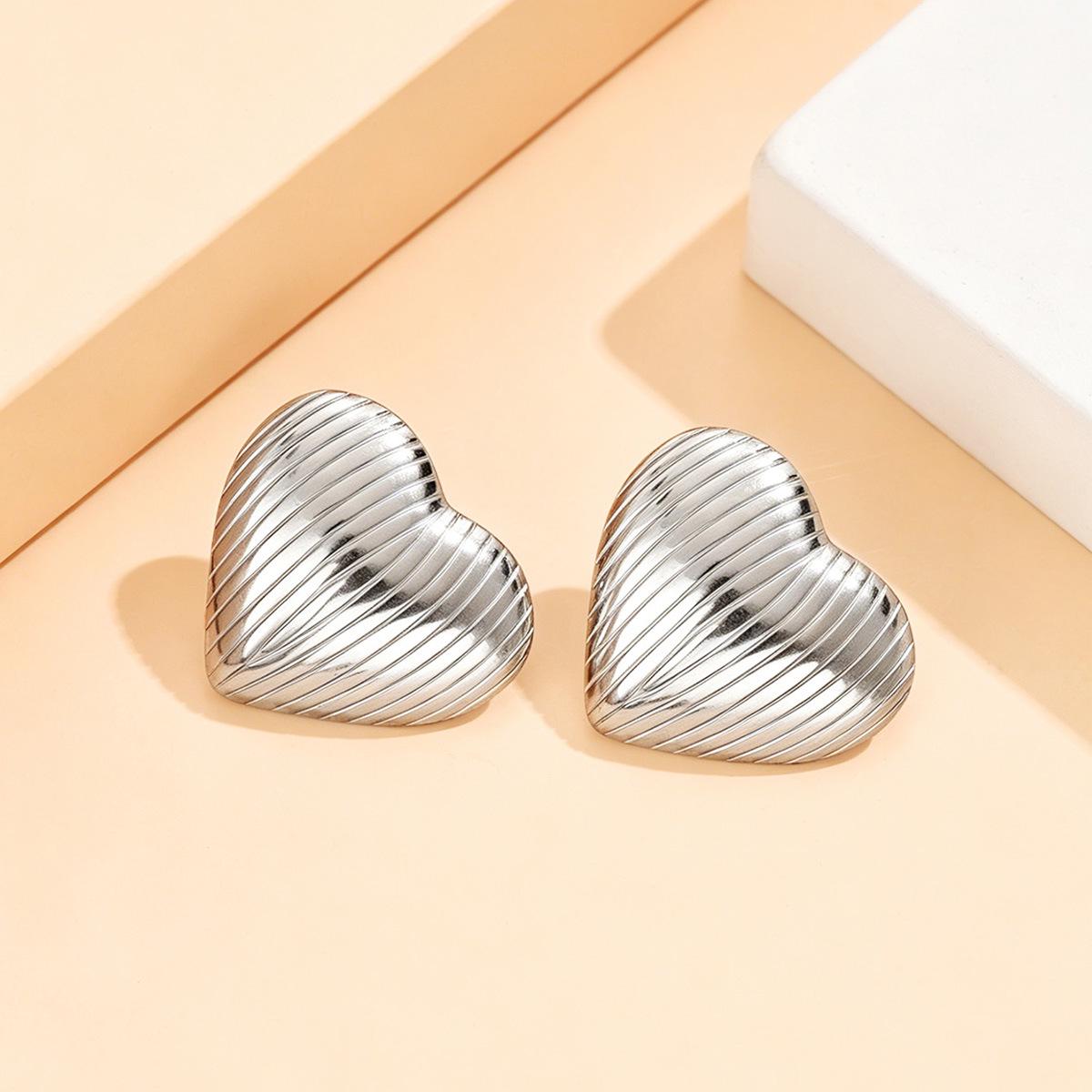 Elegant Heart-Shaped Stripe Texture Stainless Steel Earrings, 18K Gold Plated