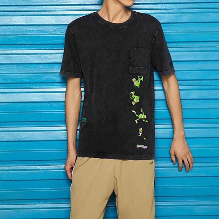 Li Ning X Disney Muppets Kermit Series Frog Pattern Printed Loose Round Neck Short Sleeve T-Shirt Men Tops Black AHSR835-2