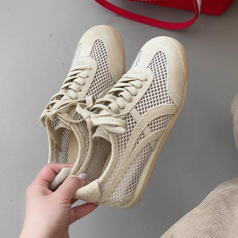 Women's new hollow breathable mesh shoes ultra-light soft sole versatile casual sports board shoes