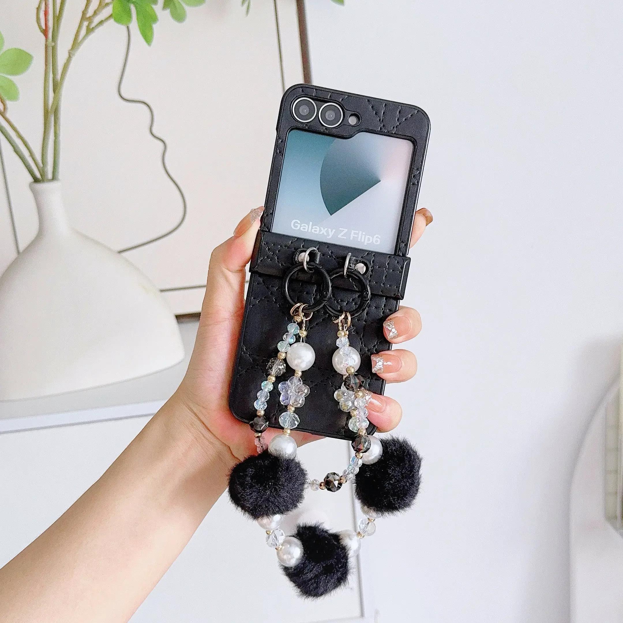 

Чехол для телефона из искусственной кожи с симпатичными помпонами и разноцветными бусинами для Samsung Galaxy Z Flip 6 5 4 3, защита шарнира, противоударный чехол For Samsung Galaxy Z Flip 3