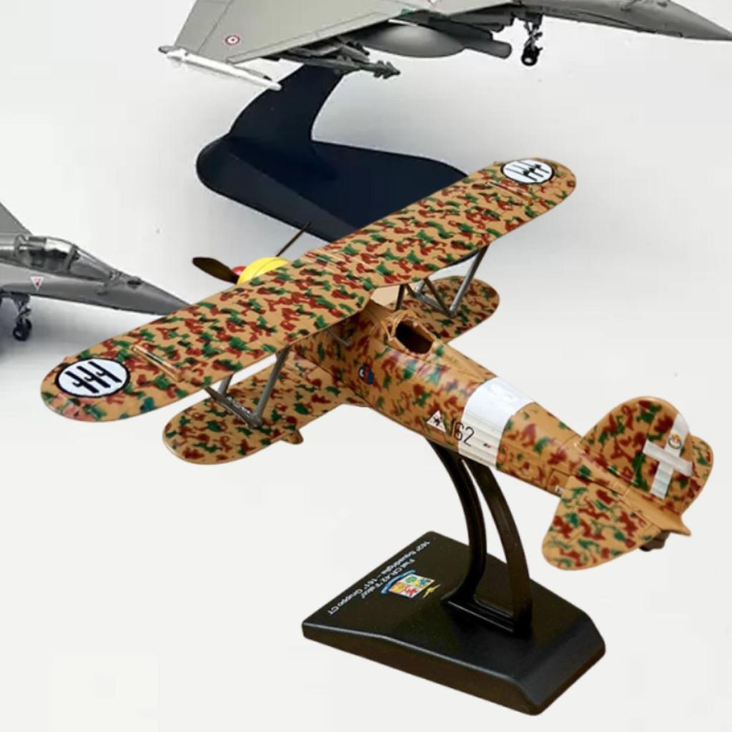 1/72 Scale Fighter Model Alloy Aircraft Educational Tool Realistic Propeller Plane with Stand