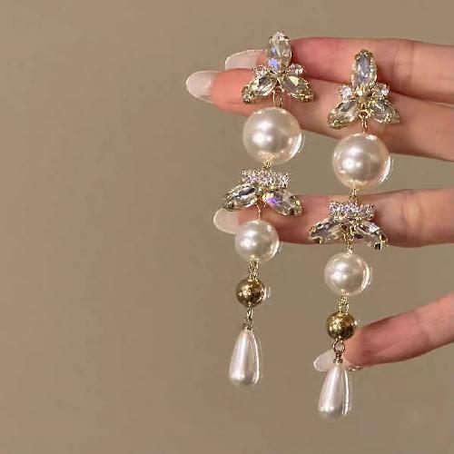 Banquet Protagonist Exquisite Daughter Flashing Zirconium Hollow Earrings Female Light Luxury Niche Exaggerated Earrings Temperament Unique Earrings