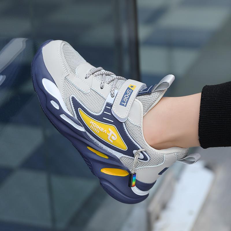 Spring and Autumn new mesh breathable children's sports shoes, light and non-slip boys' casual running shoes, Korean version of fashion shoes