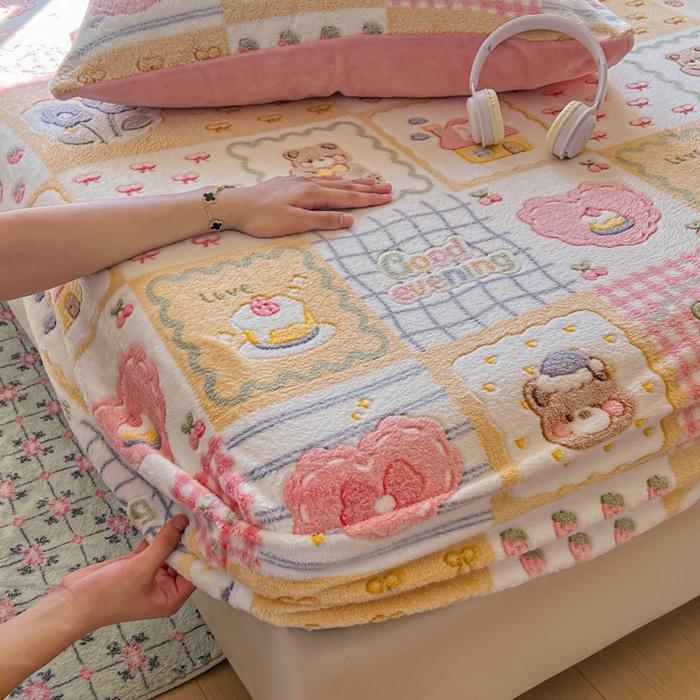 

Новинка 2025 года 180-граммовая шапка на кровать из флиса «Снежинка» с принтом, утолщенная и теплая мультяшная накладка на матрас из молочного плюша для осени и зимы 90X200X30CM 1PCS