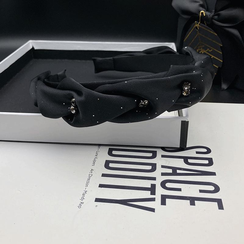 Schwarzes Satin Strass Kronen Stirnband: Damen Original Vielseitiges Streetstyle Haaraccessoire