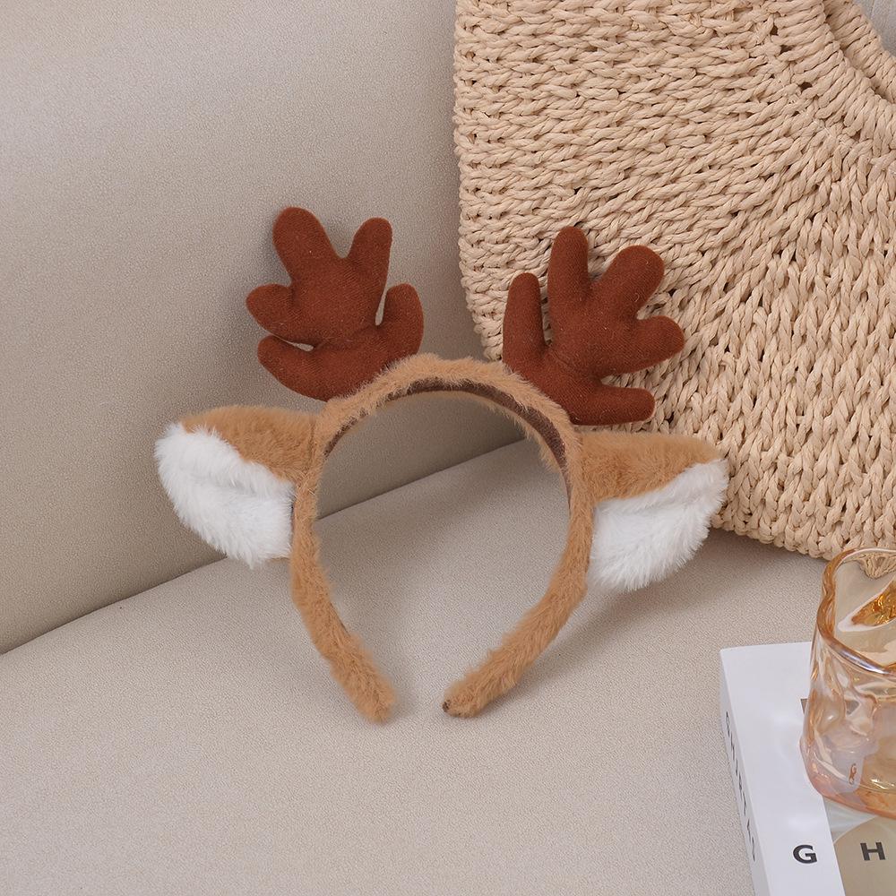 Festive Antler Plush Headband: Cute 3D Design for Holiday Outings and Face Washing