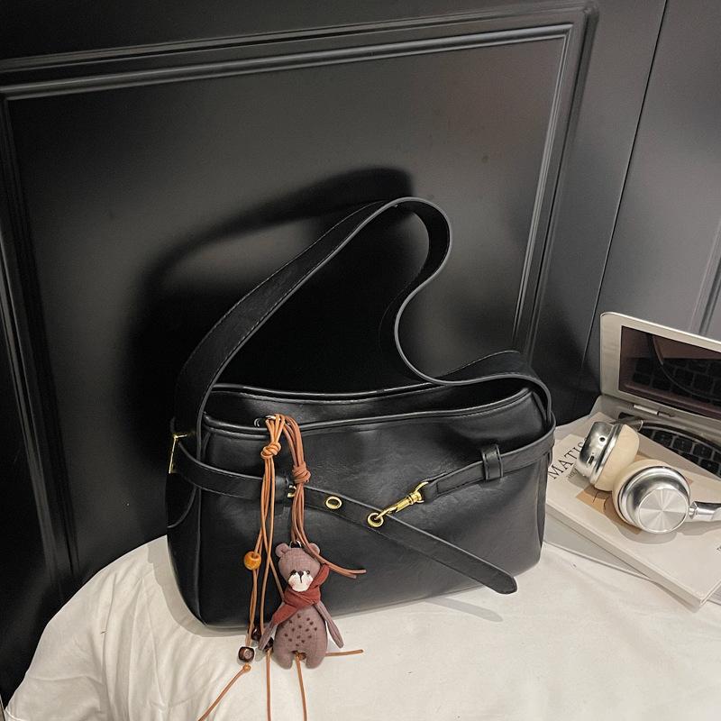 Retro High-value Shoulder Bag Women's Winter New Fashion Shoulder Bag Niche Fashion Messenger Bag