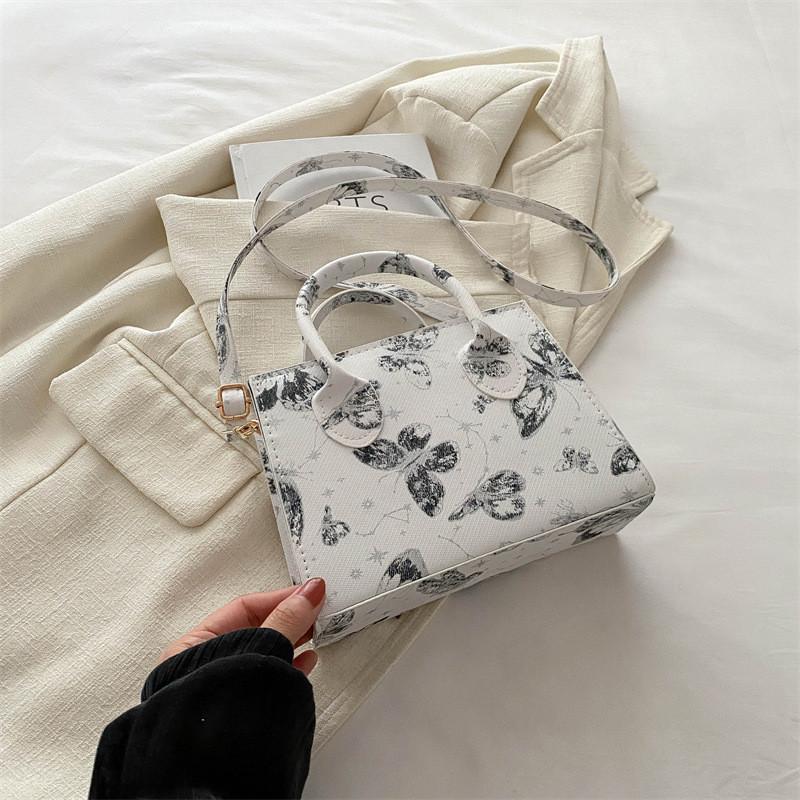 Stylish And Spacious Pu Small Square Shoulder Bag For College Students In Trendy Colors