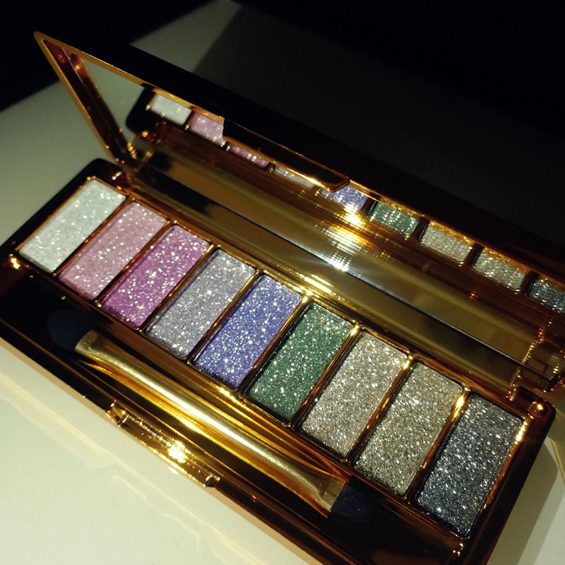 

Винни-Пух Персиковый Блеск Тени для век: Ультра-блестящий, переливающийся глиттер в землистых тонах