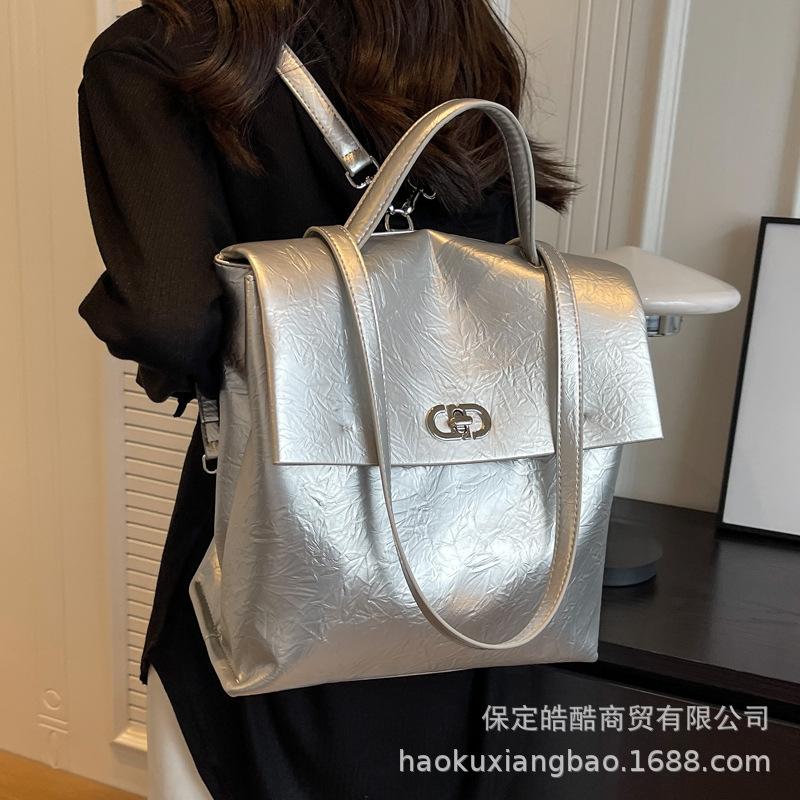 Casual soft surface large capacity women's backpack 2025 new popular versatile backpack travel bag schoolbag