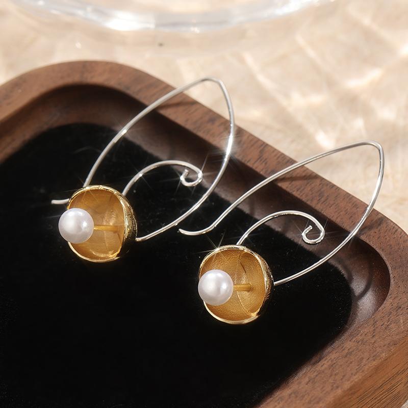 Vintage Imitation Pearl Bell Flower Shaped Dangle Earrings Women's Golden Plated Banquet Wedding Pendant Jewelry Crafts