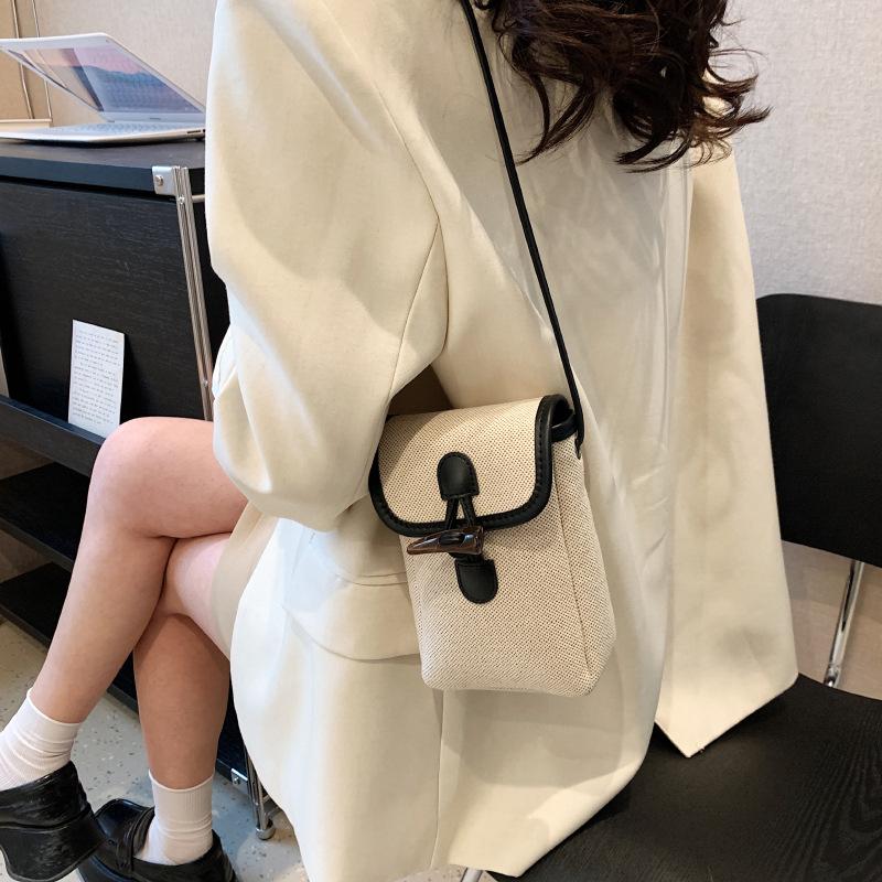 Simple Casual Small Bag Women's New Niche Design Messenger Bag Versatile Mobile Phone Bag Fashion